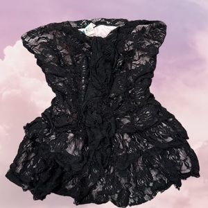 Gorgeous fuzzy lace black corset style top y2k vintage